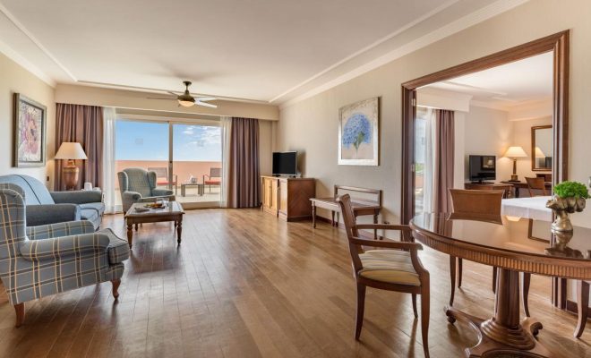 2. Suite - Living area