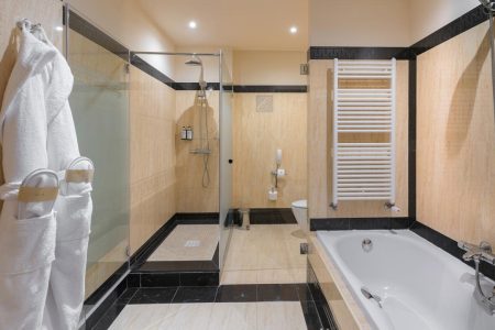 5. Double Room - Bathroom_0