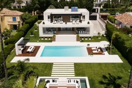 6-Bedroom-Front-Line-Golf-Villa-20-592x444